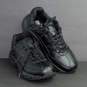 Size 7 Fila Memory Foam Work Shoes Women